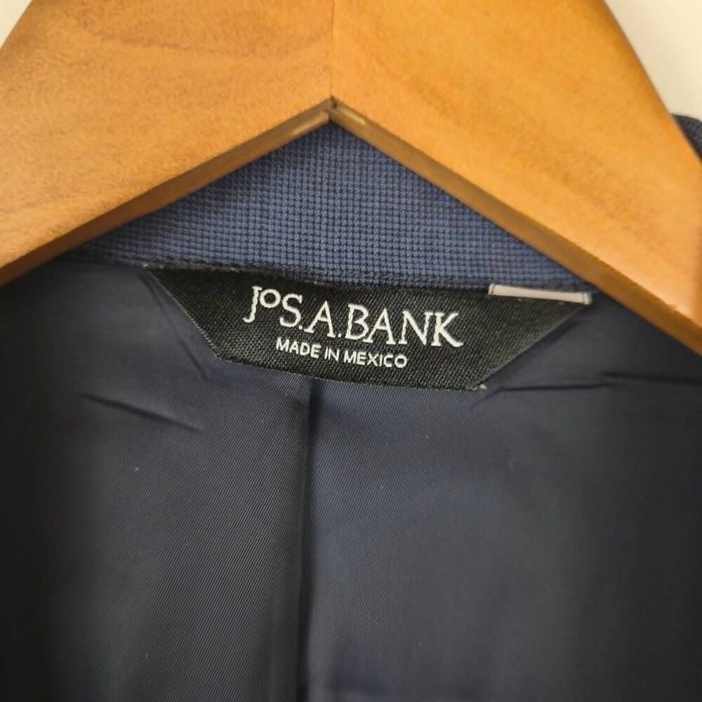 Jos A Bank Traveler Chelsea Suit Jacket 46L Navy Blazer Wool Tailored Fit - Picture 9 of 11